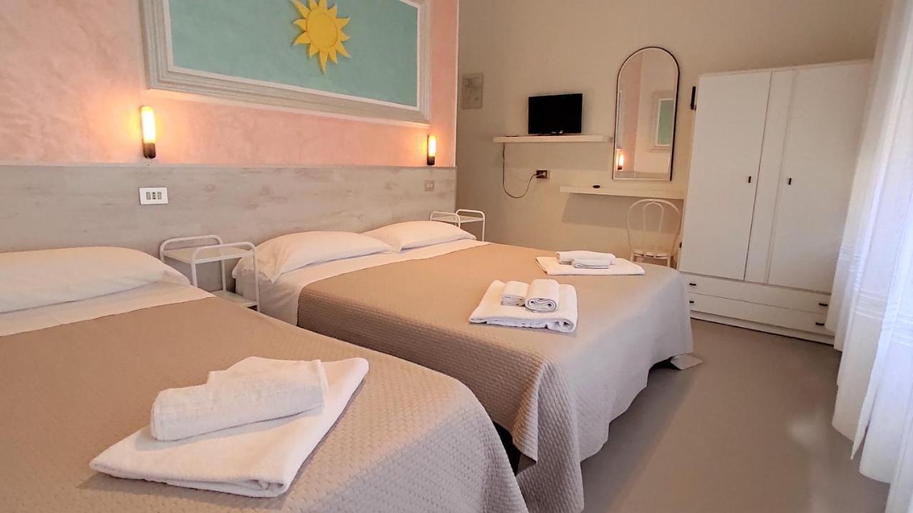 Hotel De Amicis Riccione Exterior photo