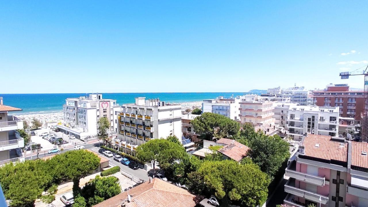 Hotel De Amicis Riccione Exterior photo