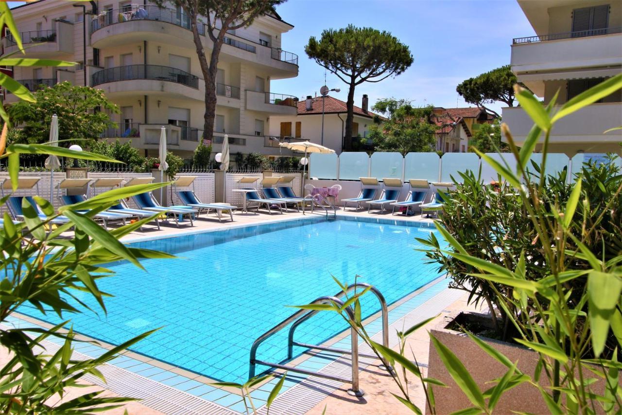 Hotel De Amicis Riccione Exterior photo