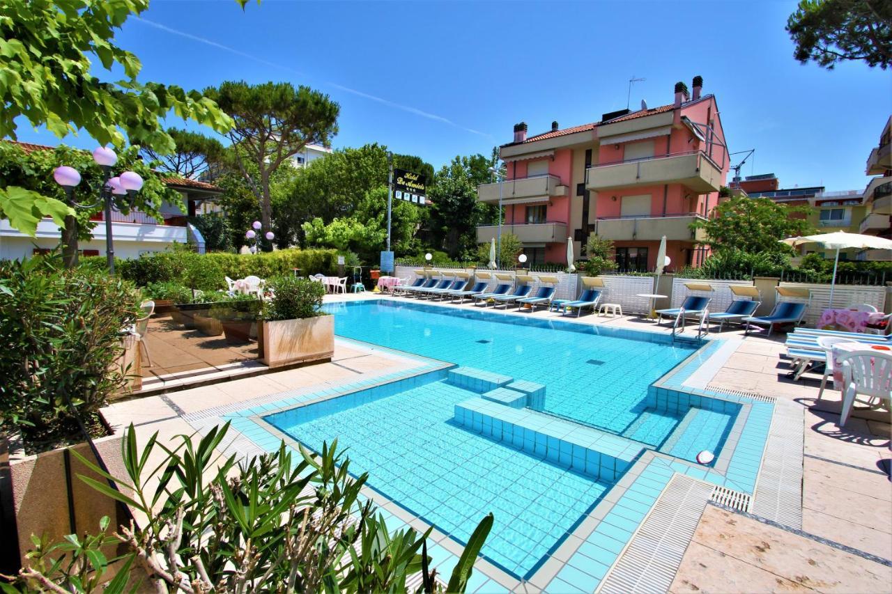Hotel De Amicis Riccione Exterior photo