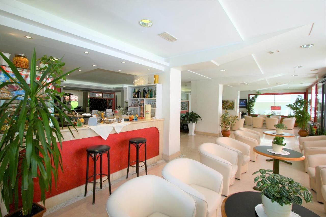 Hotel De Amicis Riccione Exterior photo