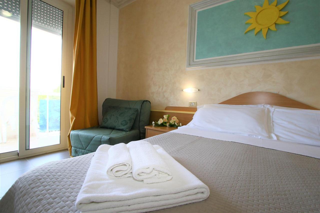 Hotel De Amicis Riccione Exterior photo