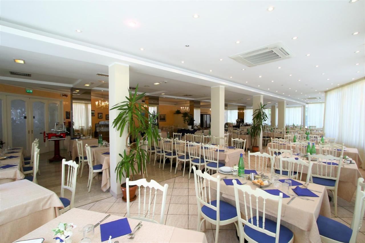 Hotel De Amicis Riccione Exterior photo